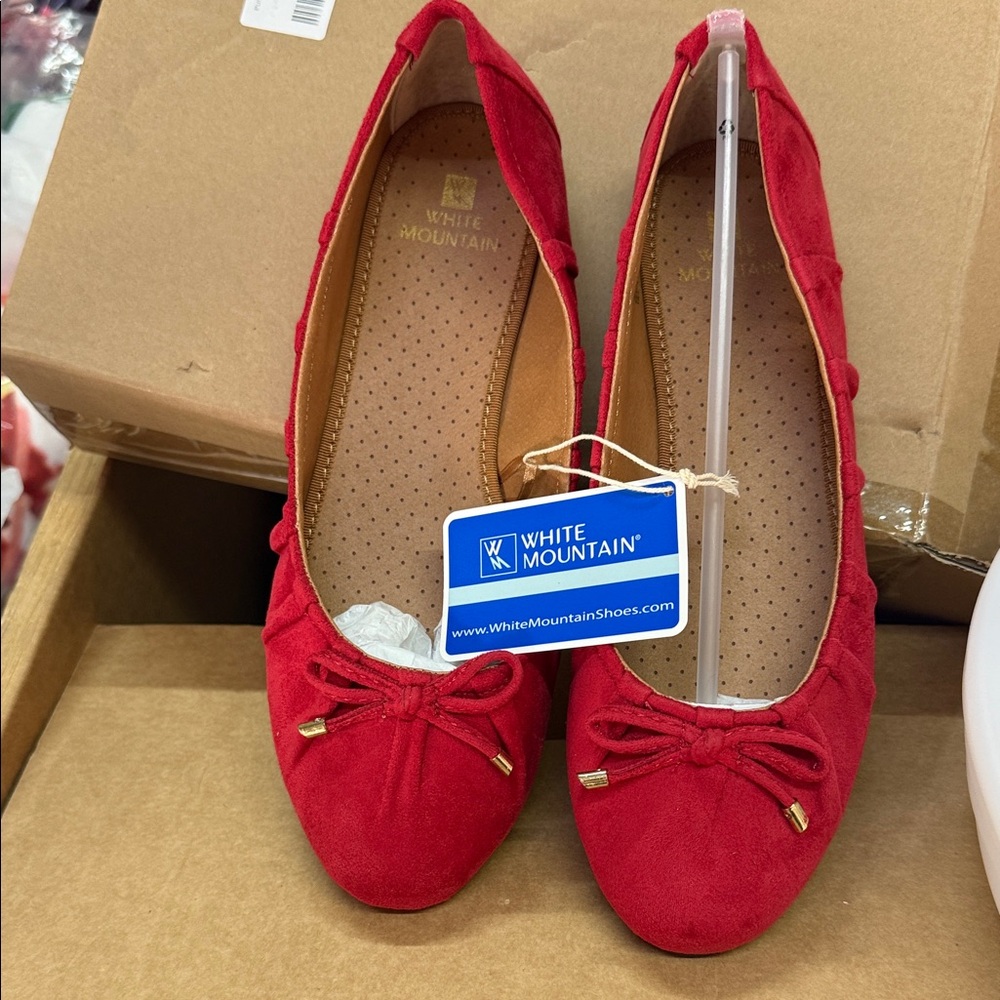 White Mountain Women's Vibrant Red Flats